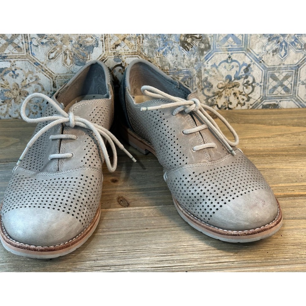 Ahnu Karma Perforated Leather Oxfords BOHO Retro Shoes Womens 7 Grey - Picture 2 of 7